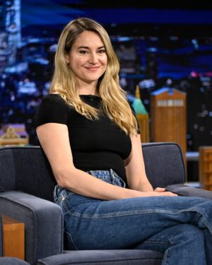 Shailene Woodley Instagram - @shailenewoodley is here tonight to talk her Broadway play Cult of Love! @2stnyc #FallonTonight 

📷 @toddowyoung