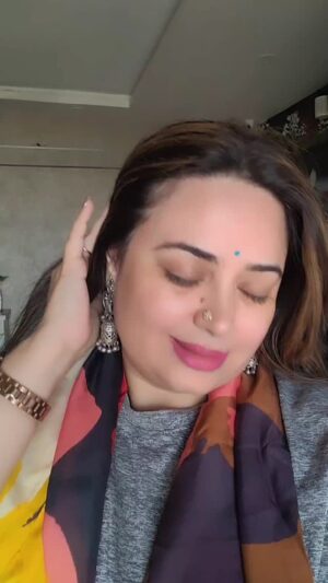 Shalini Kapoor Instagram - APNE ANDER KE ZAMEER KO JAGAYE RAKHO....

GALTI HOJAYE TO MAAFI MAANG LO ....

KISI AUR SE GALTI HOJAYE TO USKO MAAF KAR DO

ZINDAGI ....HASEEN HAI....USE HASERN REHME DO🥰🥰🥰🥰🥰🥰🥰

Do you believe in the above statement?