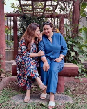 Shalini Kapoor Instagram - Moments of Love 🧡 
Choti choti खुशियाँ 🥰
.
.
.
#family #familytime #love #moments #happiness #gratidao #grateful #insta #instagood