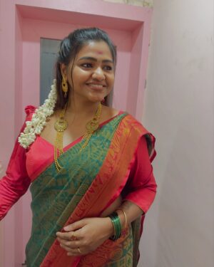 Shalu Shammu Instagram - Saree Love ♥️🥰

#shalushamu #shalushamuvlogs #sareelove #♥ #simpleponnu #saree