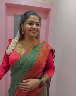 Shalu Shammu Instagram - Saree Love ♥️🥰

#shalushamu #shalushamuvlogs #sareelove #♥ #simpleponnu #saree