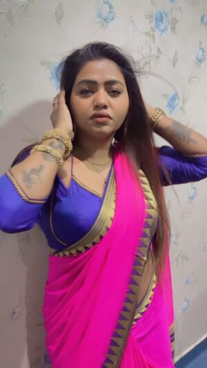 Shalu Shammu Instagram - Raasaa Raasaa 🥰

#shalushamu #shalushamuvlogs #raasaa #gvprakash #saree