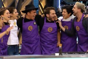 Shany Nadan Instagram - Dumpcito 👩🏻‍🍳 momentos favoritos de la semana 

1. Obligando a sonreír a @johntamusica 
2. Equipo Ena-Morado 💜 equipazo! 
3. Nos salvamosss con el poochtreee @chefcarosanchez 
4. Cuando el destino nos vuelve a unir 😂 
5. La señora de Johnta 
6. El encuentro jaajajajaja
7. Las descabelladas @marrendonmusica 
8. Mi dupla favorita ✨ oficialmente Marciana 
9. Concentrada como guerrera 

No se pierdan el capítulo de hoy! 

#mccelebrityec #masterchefcelebrity