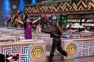 Shany Nadan Instagram - Dumpcito 👩🏻‍🍳 momentos favoritos de la semana 

1. Obligando a sonreír a @johntamusica 
2. Equipo Ena-Morado 💜 equipazo! 
3. Nos salvamosss con el poochtreee @chefcarosanchez 
4. Cuando el destino nos vuelve a unir 😂 
5. La señora de Johnta 
6. El encuentro jaajajajaja
7. Las descabelladas @marrendonmusica 
8. Mi dupla favorita ✨ oficialmente Marciana 
9. Concentrada como guerrera 

No se pierdan el capítulo de hoy! 

#mccelebrityec #masterchefcelebrity