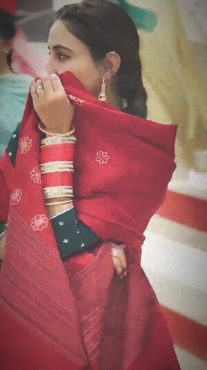 Sharanya Jit Kaur Instagram - Tenu dekh mil janda a sakoon ♥️🥀 

#sakoon #blessed #love #mine