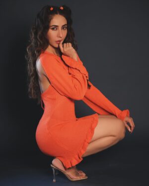 Sharanya Jit Kaur Instagram - Shhhh🧡🥀

📷- @jchahalphotography 
Mua- @shiwanidawar_artistry 
@studios.25_ 
@myntra