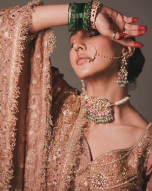 Sharanya Jit Kaur Instagram - 🧡🥀💫

Wearing-  @scarlet_by_shrutijamaal 🤗
Mu- @makeupbyharpyvirk 
Hair - @hairtalesbymanav 
Jewel- @manimuktaajewels 
Photography- @deepikasdeepclicks 

#bridal #indianwear #instagram #mood