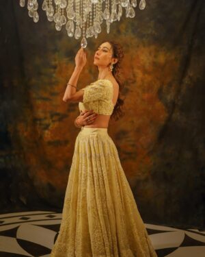 Sharanya Jit Kaur Instagram - Jab  samjh main ayenge, Tabh hum sirf yaad ayenge 🥀🪽

Hair  @ishanhairstyle 
  Outfit : @simrandhillon.designs 
Photographer  @capturing_master
Makeup Artist  @jimmy_makeover
