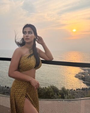 Sharmiela Mandre Instagram - Nothing like yoga and sunsets 🧿