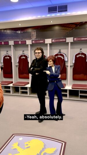 Sharon Osbourne Instagram - “Ozzy wants to say thank you to everybody” – NME went down to the launch of @blacksabbath’s ‘Back To The Beginning’ launch, announcing @ozzyosbourne and the rock pioneers’ final ever gig in their native Birmingham at @avfcofficial Villa Park.

Hit the link in bio for our full interview with @sharonosbourne and @tonyiommi where we talk about what to expect from the spectacular finale: “All the metal heroes are going to be here on one day”

#BlackSabbath #BackToTheBeginning #OzzyOsbourne #SharonOsbourne #TonyIommi
