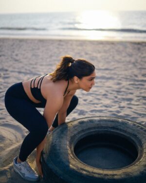 Sharvari Wagh Instagram - Never tyre’d of a good beach workout 🌊🛞#MondayMotivation