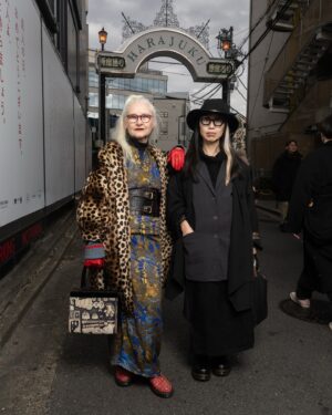 Sheila Cliffe Instagram - Met up with some cool friends in Harajuku on Sunday at Robe Japonica. 日曜日に原宿のRobeJaponicaの店でコールなともだちに会いました。　楽しかった。　写真は@makishimastudio. #japaneseculture #japanesefashion #japanesestyle #sotd #stylista #tokyofashion  #over60style #over60andfabulous #over60 #grayhair #kimonobijin #advancedstyle #きもの  #きものコーディネート #着物  #着物生活 #着物好き #着物でお出かけ  #趣着物