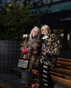 Sheila Cliffe Instagram - Met up with some cool friends in Harajuku on Sunday at Robe Japonica. 日曜日に原宿のRobeJaponicaの店でコールなともだちに会いました。　楽しかった。　写真は@makishimastudio. #japaneseculture #japanesefashion #japanesestyle #sotd #stylista #tokyofashion  #over60style #over60andfabulous #over60 #grayhair #kimonobijin #advancedstyle #きもの  #きものコーディネート #着物  #着物生活 #着物好き #着物でお出かけ  #趣着物