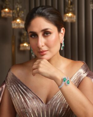 Shereen Sikka Instagram - With my superstar @kareenakapoorkhan for @malabargoldanddiamonds 

Look 1 
Corset : @aikeyah
Saree & duppata :  @re_ceremonial 

Look 2: white chikankari 
Full look :  @dhaagaandco

Look 3: 
Outfit and Custom mirror jaal dupatta : @itrhofficial 

Look 4: 
Pink saree and blouse : @roseroom__official

Look 5 : 
Full look : @labelnityabajaj
Bindi : the_bindi_project 

Look 6: 
lace saree look : @shehlaakhan 

Look 7 : 
Full look : @amitaggarwalofficial 

Look 8 : 
Full look @rohitbalofficial 

Styled by : @rheakapoor with @shereenlovebug @sanyakapoor 
Style team : @dipteeagarwal @niyatiij @rudri_kariya 
Managed @alisha5dave 

Beauty by @savleenmanchanda @mikedesir
Managed @versis_entertainment @poonamdamania @nainas89 

Directed by @abhivarman 
Shot by @ridburman