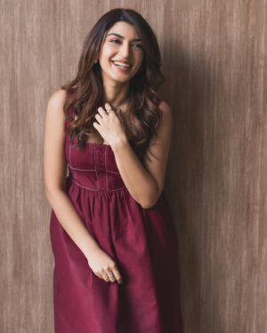 Shernavaz Jijina Instagram - Creative Concept & Styling by @sociallyshaista 
Shot by @sarthaknaikphotography 
Hair & Makeup by @_iqraraies 
Outfit @mazikien.official 
Jewels @adilajewels