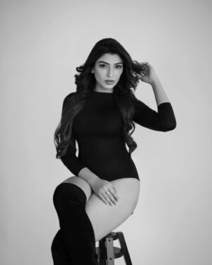 Shernavaz Jijina Instagram - 🖤