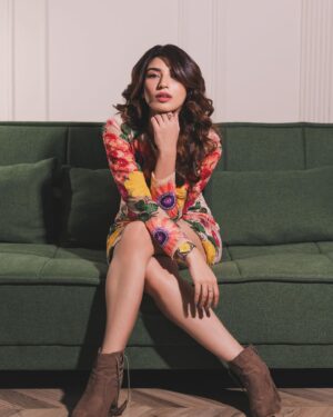 Shernavaz Jijina Instagram - Creative Concept & Styling by @sociallyshaista 
Shot by @sarthaknaikphotography 
Hair & Makeup by @_iqraraies 
Outfit @anishashettyofficial