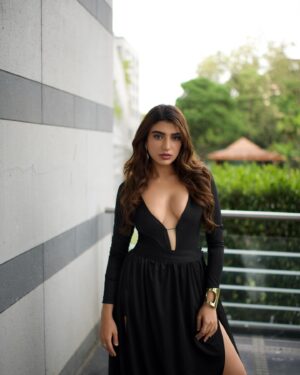 Shernavaz Jijina Instagram - 🖤 @bharat_rawail @henna.akhtar @thehairstory__ @farahwriter @binkiboo__