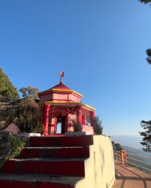 Shilpa Thakre Instagram - Soul•cation : 
Time away for your soul ,to travel, reset and be alive ✨❣️
.
.
.
.
#shilpathakre #expressionqueen #travel #travelphotography #travelgram #solo #trip #kainchidham #neemkarolibaba #jageshwardham #almora #kasardevi #mahadev #shiva #harharmahadev