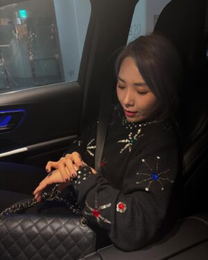 Shin Bong-sun Instagram - 후배소라와 @conch_p  우당탕탕🙈박소영 결혼식참석하기 🤪
늘 아가같던 우리소영이  잘 살어라~~~ 🎉🎉🎉