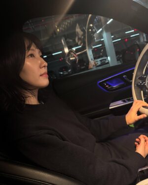 Shin Bong-sun Instagram - 후배소라와 @conch_p  우당탕탕🙈박소영 결혼식참석하기 🤪
늘 아가같던 우리소영이  잘 살어라~~~ 🎉🎉🎉