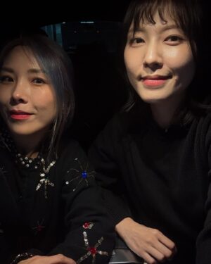 Shin Bong-sun Instagram - 후배소라와 @conch_p  우당탕탕🙈박소영 결혼식참석하기 🤪
늘 아가같던 우리소영이  잘 살어라~~~ 🎉🎉🎉