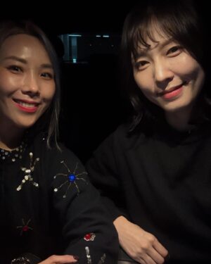 Shin Bong-sun Instagram - 후배소라와 @conch_p  우당탕탕🙈박소영 결혼식참석하기 🤪
늘 아가같던 우리소영이  잘 살어라~~~ 🎉🎉🎉