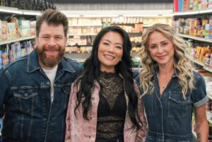 Shirley Chung Instagram - This was the last episode of GGG I filmed before my diagnosis as Shirley 1.0 ☺️. I am still recovering from my cancer, can’t wait to watch it tomorrow on @foodnetwork !! 🥰 ….. I do miss my long long hair 
Premiering Wednesday, January 22nd at 9pm – “All-Star All Swap”
Iron Chef Alex Guarnaschelli makes her triumphant return to Flavortown Market by taking on fellow culinary greats Rocco DiSpirito and Brian Malarkey in one of the most twisted competitions yet. #GroceryGames  Warner Bros Discovery is committed to helping those affected by the Los Angeles wildfires. Join us in supporting American Red Cross, World Central Kitchen, Los Angeles Fire Department, Save the Children and Best Friends Animal Society who are on the ground providing meals, shelter, and critical supplies to those in need. Families affected by the wildfires urgently need your support. Visit https://www.pledge.to/fires or text RELIEF to 707070 to Donate Today.