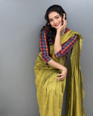 Shivali Parab Instagram - बाबूजी धीरे चलना, प्यार में ज़रा संभलना
हाँ बड़े धोखे हैं, बड़े धोखे हैं इस राह में ✨
.
#shivaliparab #kalyanchichulbuli #love #saree
