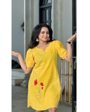 Shivali Parab Instagram - So, I got this amazing ‘hand printed one-piece comfy by @kiraclothing.store
🙌🏻
Please dm @kiraclothing.store to confirm your order ! 
.
#shivaliparab #kalyanchichulbuli #love