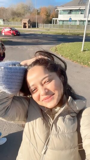 Shivali Parab Instagram - 🧿🫶🏻🤌🏻 
.
#shivaliparab #kalyanchichulbuli #love #loveintheair