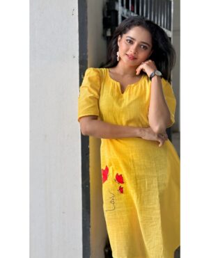 Shivali Parab Instagram - So, I got this amazing ‘hand printed one-piece comfy by @kiraclothing.store
🙌🏻
Please dm @kiraclothing.store to confirm your order ! 
.
#shivaliparab #kalyanchichulbuli #love