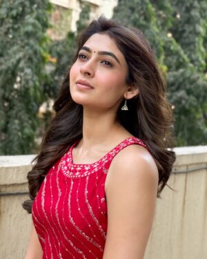 Shivangi Khedkar Instagram - 🕊️🪕🦢🕯️🪞

#lovebeyondlimits