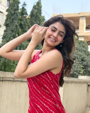 Shivangi Khedkar Instagram - 🕊️🪕🦢🕯️🪞

#lovebeyondlimits