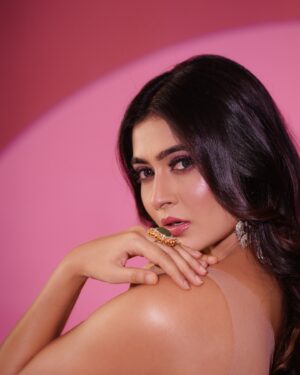 Shivangi Khedkar Instagram - 🧚🏻‍♀️
.
.
.
Shoot Concept & Look Designed By:- @nehaadhvikmahajan 
💄MUA , Hair & Styling :- 
@nehaadhvikmahajan 
📸Photography:- @abhay_r_kirti
👗Outfit :- @nikhitatandon
💎Jewellery :- @the_jewel_gallery
Assisted By :- Team NAM Students At @imuseacademy 
Location📍:- @studioimuse