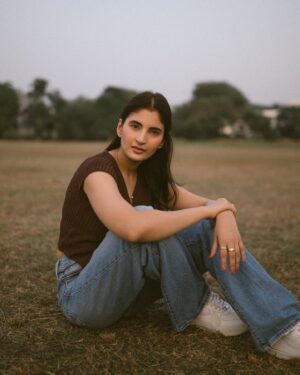 Shivani Raghuvanshi Instagram - November 🍁
.
.
.
.
.
.

Shot by : @bharat_rawail 
Styling : @bombaebyaisha 
HMU : @dipannita13