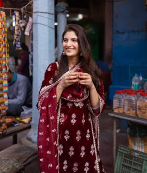 Shivani Raghuvanshi Instagram - 🥀🥀

Wearing : @shopmulmul 
Clicked by : @shubhankar_creative_shoot
