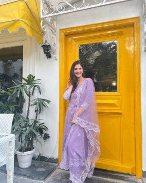 Shivani Raghuvanshi Instagram - Just a happy heart, and colours that speak joy 💜💛