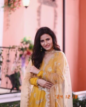 Shivani Tomar Instagram - “Traditional yet timeless 🌟”