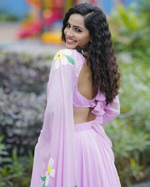 Shobha Shetty Instagram - 🩷🩷🩷🩷
.
.
.
Outfit @lepakshi_designerstudio 
PC @studios19_lsp 
Earrings @akshayjewels9 
.