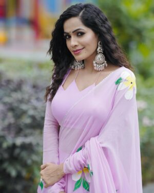 Shobha Shetty Instagram - 🩷🩷🩷🩷
.
.
.
Outfit @lepakshi_designerstudio 
PC @studios19_lsp 
Earrings @akshayjewels9 
.