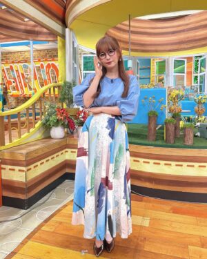 Shoko Nakagawa Instagram - ひるおびに2週連続メガネ👓で出演したり、
昨日はコンタクト復活したりしてます

桂子さんじゃないよ？

#ひるおび #メガネ #中川翔子