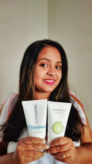 Shona Roy Instagram - Pre-makeup skincare is very important for everyday flawless skin.
● This is where Neutriderm Moisturising Lotion and Dermavive hydra Cleanser work
like a charm.
● Clean, moisturised, and well-hydrated skin helps makeup to last longer, enables
better application of foundation/concealer and keep skin healthy underneath

@neutriderm_in @dermavive_india @iberiaskinbrandsindia @amazonfashionin @amazondotin 
.
#premakeupskincare #skincareroutine #skincareproducts #skinlove #happyskin #healthyskin #thelaziebug