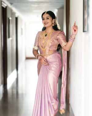 Shreegopika Chandran Instagram - 7.10.2024 🧿♥️
📸 @phototodayofficial 
Mua @varsha__viswam

#kerelabride#hindubride#traditional#marriage#guruvayur#
