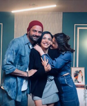 Shriya Pilgaonkar Instagram - Happy birthday Yaara ! @jaideepahlawat 🤗So many beautiful & fun experiences  on and off screen 
Haste khelte aur bina kuch kahe, Kitna kuch sikha diya aapne. Love you and thank you for being such an inspiration. 🤍
