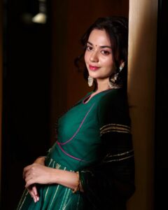 Actress Shruti Sharma HD Photos and Wallpapers February 2025