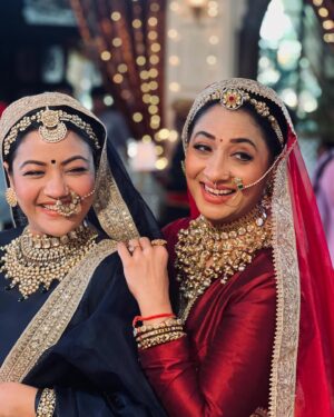 Shruti Ulfat Instagram - Rishta ki Sundar SHRUTIYAN 👯‍♀️ Devrani-Jethani ❤️

Watch Yeh Rishta Kya Kehlata hai .. 9 30pm on @starplus for the Upcoming Episodes With The Most Beautiful Rajasthani Costumes n Setups.. it’s a Treat Visually 😍❤️⭐️✨ @directorskutproduction #yehrishtakyakehlatahai #yrkkh  Thu Thu Thu 🧿🧿🧿