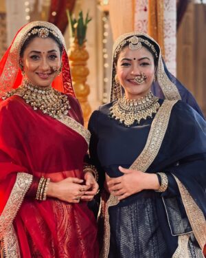 Shruti Ulfat Instagram - Rishta ki Sundar SHRUTIYAN 👯‍♀️ Devrani-Jethani ❤️

Watch Yeh Rishta Kya Kehlata hai .. 9 30pm on @starplus for the Upcoming Episodes With The Most Beautiful Rajasthani Costumes n Setups.. it’s a Treat Visually 😍❤️⭐️✨ @directorskutproduction #yehrishtakyakehlatahai #yrkkh  Thu Thu Thu 🧿🧿🧿