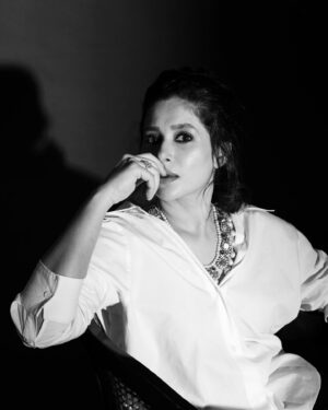Shubhaavi Choksey Instagram - “Only a few find colour in the depths of black and white”
Clicked these a while ago … Never posted .. 
Felt like it today 

Shot by my favourite @shotbyrohitdey 

#mood #blackandwhitephotography #me #vibe