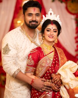 Shweta Bhattacharya Instagram - My Dear Husband ❤️ @rubel.official 
Love you forever for giving your heart to me❤️‍🩹
For standing by my side,for making me smile😃when I’m sad😔
 But most of all I LOVE YOU for Loving me the way I AM😍& I have loved you all my life 💞 and all my way❣️
 Today is the day when I want to tell you that you stay each day In My heart ❤️ My dear wishing a Happy Valentine’s Day with lots of hugs and kisses your way❤️❤️‍🩹❣️💖💕💞😘😘🥰🥰😍😍